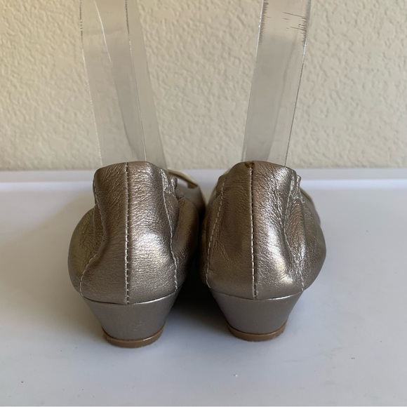 AGL Vero Cuoio Metallic Pale Gold Leather Slip On Twist Peep Toe Wedge EU 35.5 - Picture 5 of 8